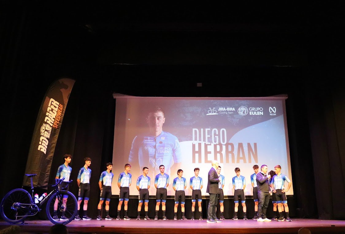 diegoherran10's tweet photo. Prestación @jirabira !!😁

Buena tarde hemos pasado junto a todos los compañeros y staff del equipo!!
Agradecer a todos los patrocinadores por el apoyo que nos dais🤝🏻

#spiritueulen 
@BioracerSpain
@born_es
@easomotor
@Giant_ESP 
@tifosioptics
@ZBizia 
@TelesonicAv
@DANOBATGROUP https://t.co/Vp7MsRFb69