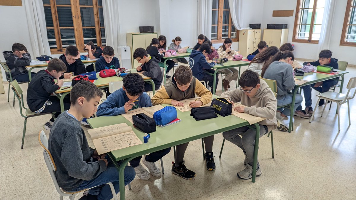 ceipvialfas's tweet photo. 📢🎉 L’alumnat de 5è i 6è ha posat a prova el seu enginy matemàtic a les Proves Cangur 2025! 🧮✨

Han acceptat el repte d’aquest concurs internacional, resolent problemes de lògica i raonament matemàtic. 🔢💡

👏🔥 Enhorabona a tots per l’esforç i les ganes de superar-vos! https://t.co/PPyDWXhjMQ
