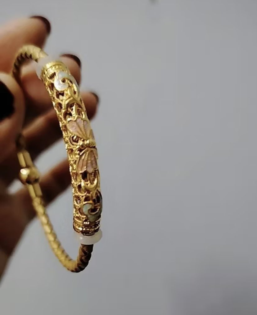 norrrna's tweet photo. Cantik jgk kan kalau letak kat adjustable bracelet https://t.co/wefYq8RT3K https://t.co/zznUes5Mbb