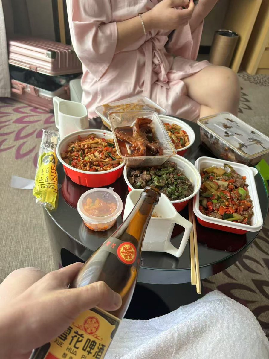 哈哈哈哈哈 tweet media