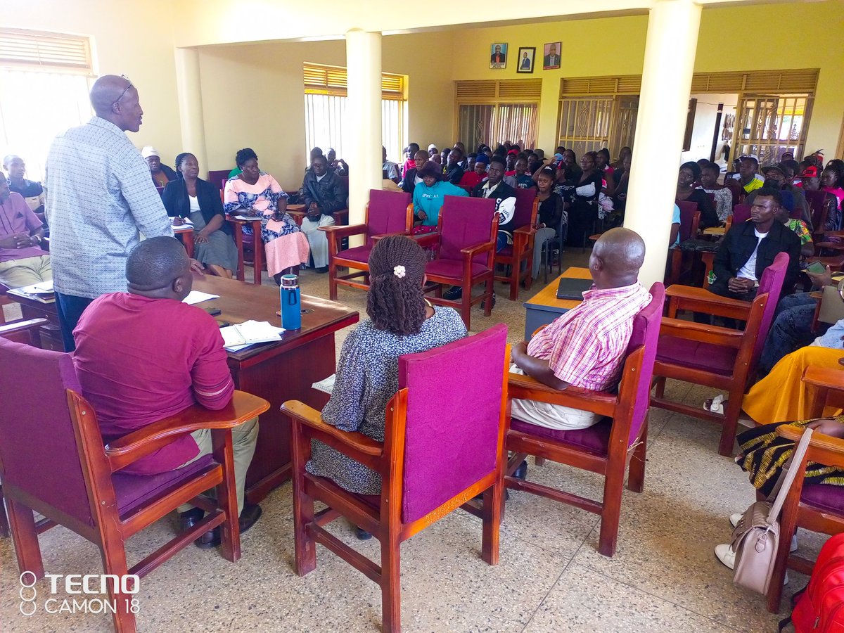 District leadership meeting students who were enrolled in skilling at mubende region hub. Thanks goes to the government of Uganda for setting up this hub to help the youth.