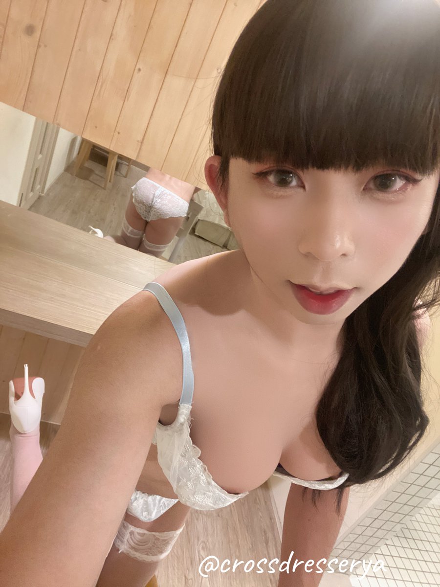 超愛細跟高跟鞋😍 https://t.co/ya1iBLHxPv