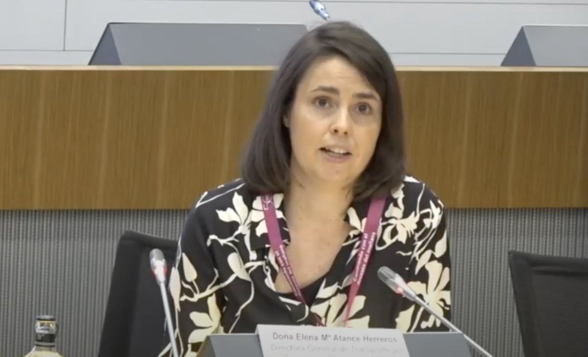 🗣 "La falta de #conductores profesionales en España -30.000 #transportistas- es una prioridad para nosotros. Estamos trabajando con diferentes ministerios -Interior, Migraciones y Defensa- para intentar solventarlo"

Elena María Atance, DG de Transporte por Carretera y