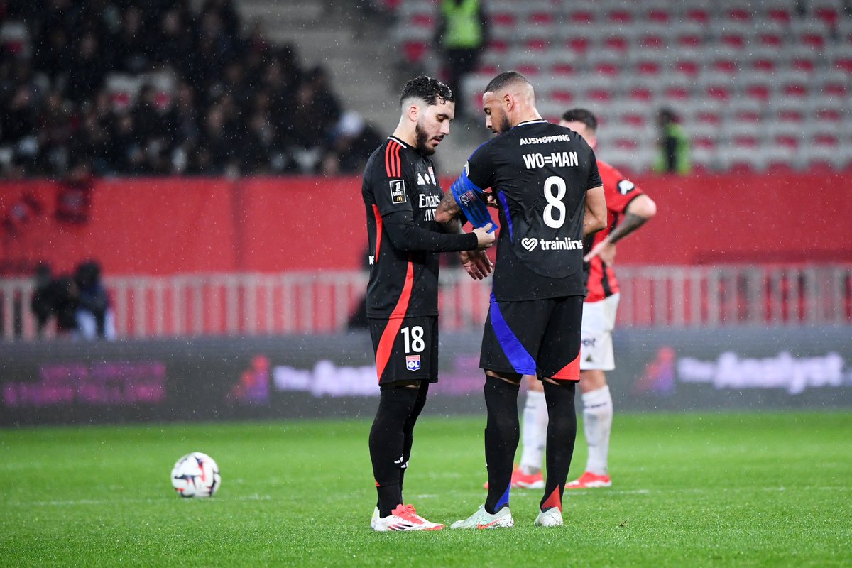 _BeFootball's tweet photo. Laurent Prud’homme, DG de l’OL, après la défaite de L’Équipe de France contre la Croatie 🇫🇷🇭🇷😬 :

« 𝗖̧𝗮 𝗺𝗮𝗻𝗾𝘂𝗲 𝗱𝗲 𝗹𝘆𝗼𝗻𝗻𝗮𝗶𝘀, 𝗺𝗮𝗶𝘀 𝗶𝗹 𝘆 𝗲𝗻 𝗮 𝗱𝗲 𝗹’𝗮𝘂𝘁𝗿𝗲 𝗰𝗼̂𝘁𝗲́ 😉❤️💙 »

(X) https://t.co/zenpbnVIA9