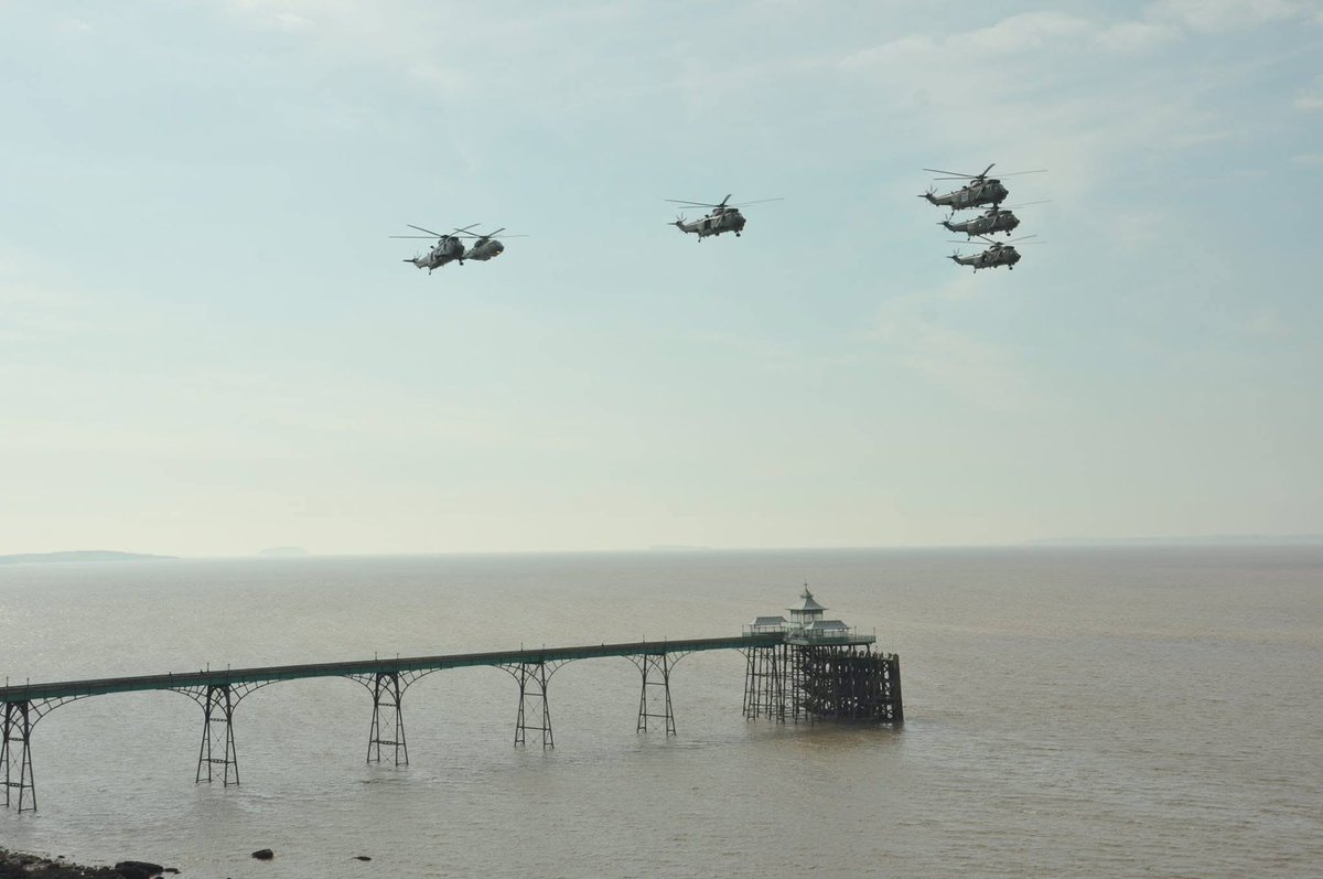 Phil Curme 🥾🪖 (@wtbattlefields) on Twitter photo Nine years ago, the Westland Sea King HC4 fleet from <a href="/RNASYeovilton/">RNAS Yeovilton</a> were retired. Their farewell flight took them over #ClevedonPier. Nowadays we frequently have Chinooks passing over the town. Nine years ago, the Westland Sea King HC4 fleet from <a href="/RNASYeovilton/">RNAS Yeovilton</a> were retired. Their farewell flight took them over #ClevedonPier. Nowadays we frequently have Chinooks passing over the town.