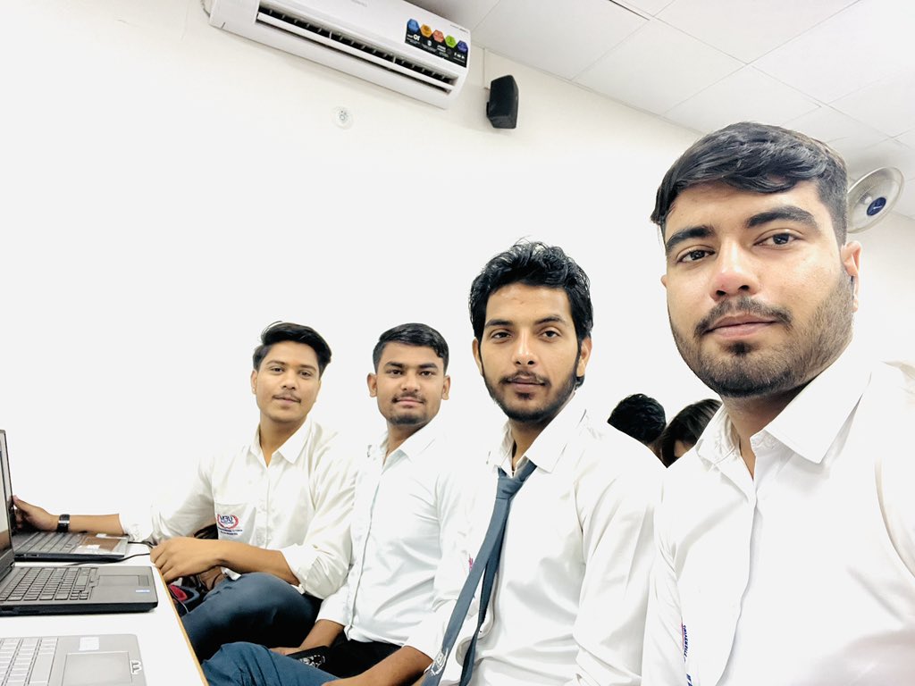 DadhichEklavya's tweet photo. “Great times with classmates at #Web3Carnival in Jaipur! 🎉📚 Enjoying the experience while learning and building for the future of blockchain! 🚀🔗✨ #Web3 #BlockchainIndustry #BuildTheFuture #UEMJaipur #acehack
@riseinweb3
@educhain_xyz
@ZeroIndex0 https://t.co/SOfdRbcctK