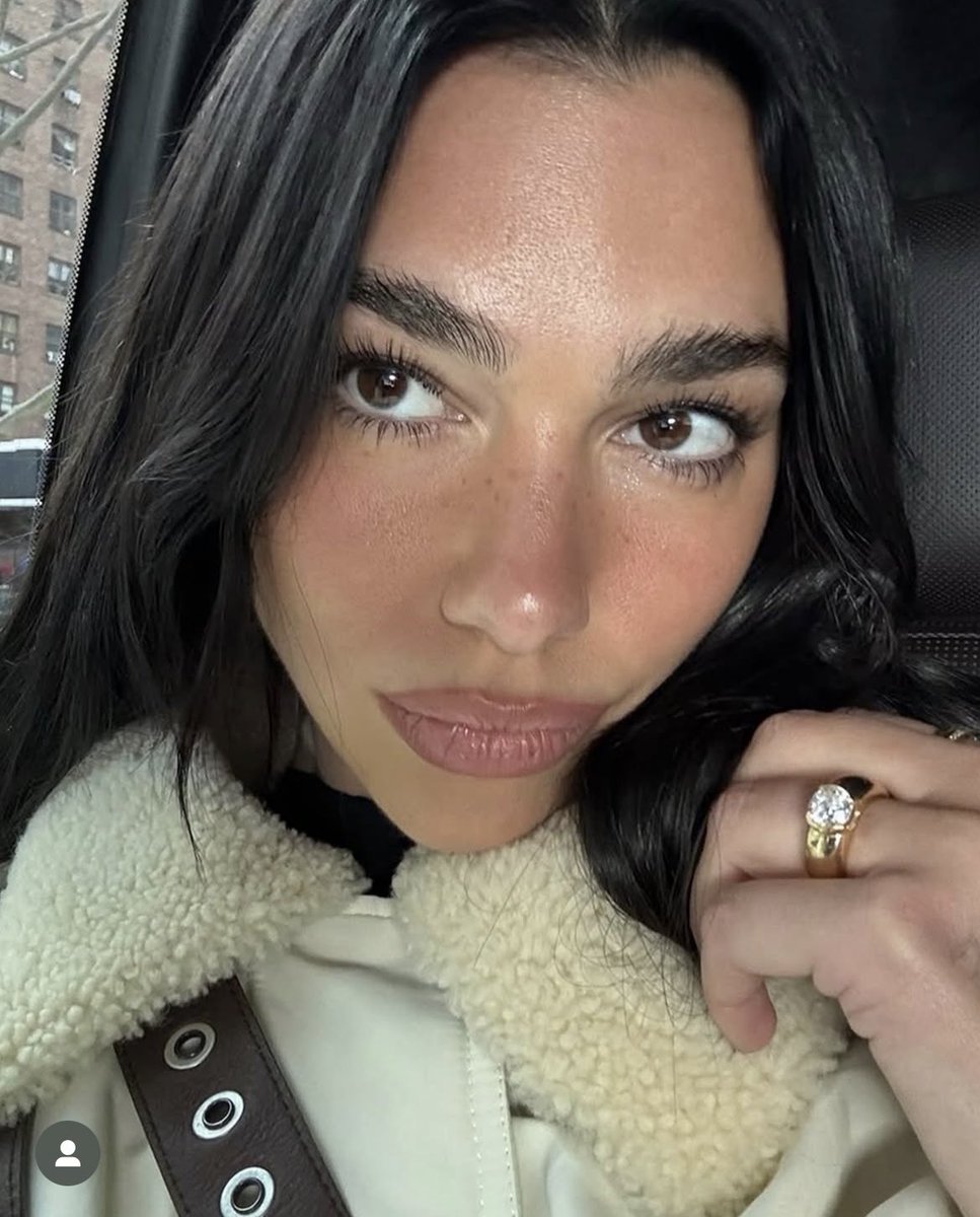 kidasnow's tweet photo. ok but her makeup here… https://t.co/G7vl4MxD9M
