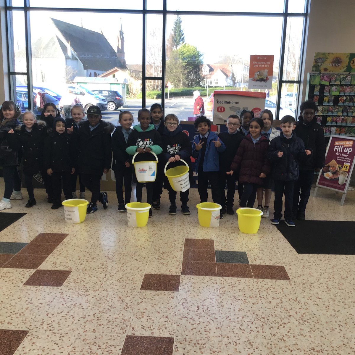 #OLOL #STVChildrensAppeal #GlasgowCounts  
Our children from P3b counting money from fundraising at <a href="/Morrisons/">Morrisons</a>