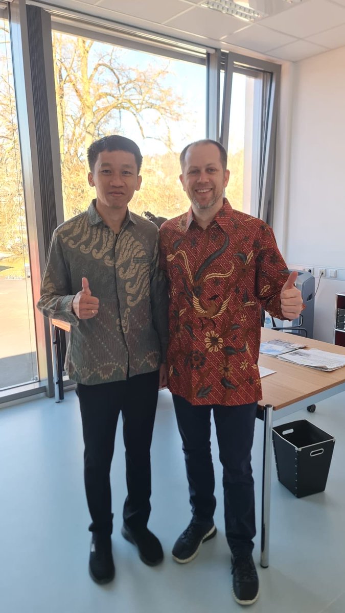 A warm welcome to Germany, dear ⁦<a href="/faa_baguswinata/">bagus winata</a>⁩ from Indonesia! We are proud that you will now be conducting a part of your PhD in our laboratory in Marburg, and look forward to the exchange and collaboration 🤗👍