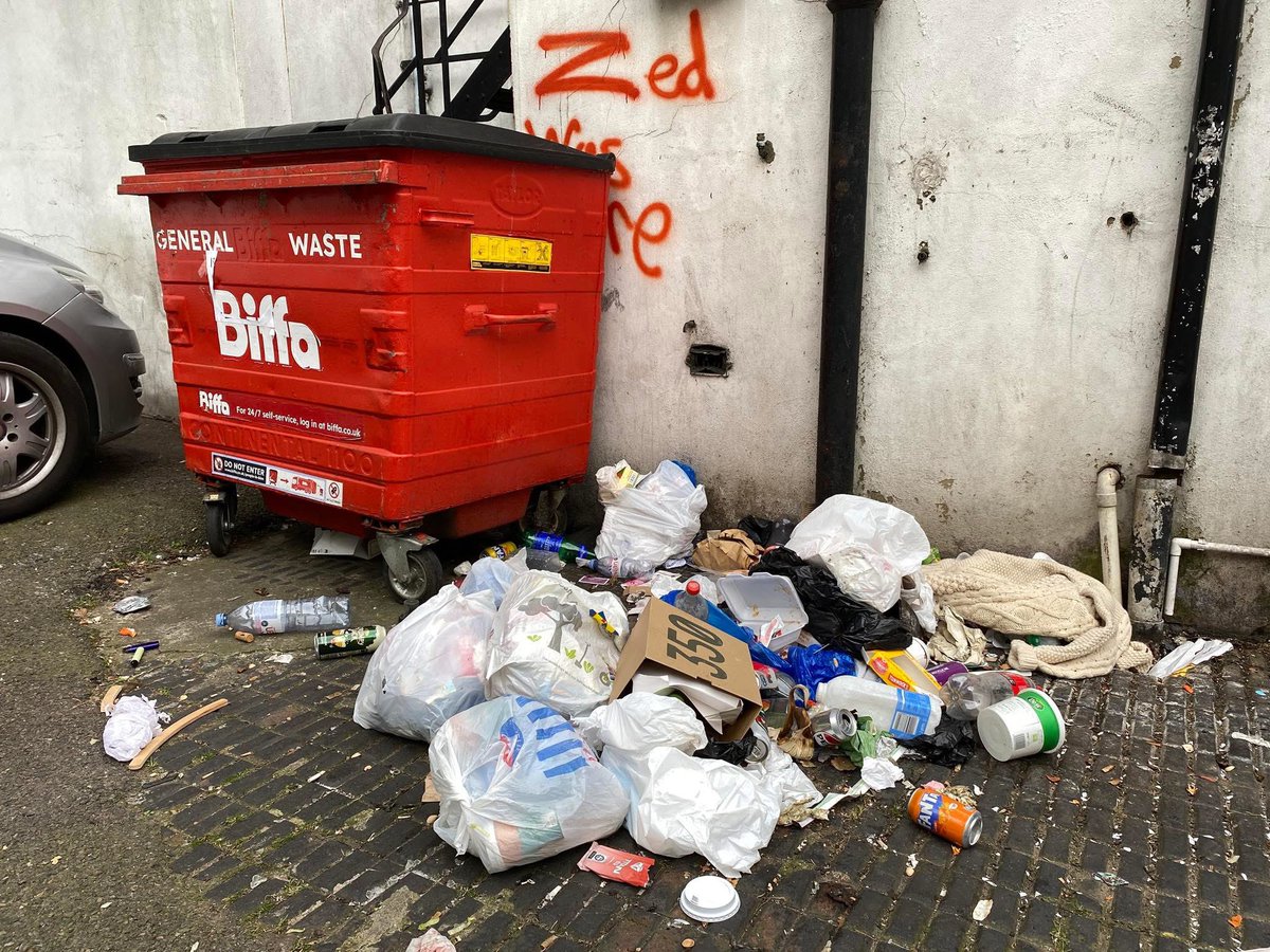 Stephaniebee84's tweet photo. @wandbc what a state in Chapel Yard. Please help us keep this clean. It is an environmental health hazard https://t.co/oHgRTbm6RY