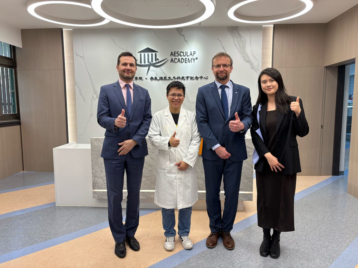 Masarykova univerzita (@muni_cz) on Twitter photo 🇹🇼 Posílení mezinárodní spolupráce i navýšení počtu studijních mobilit. Nejen s těmito cíli zástupci naší univerzity navštívili tchajwanské školy.
Ve své druhé části zahraniční cesty zavítali na <a href="/NYCU_official/">National Yang Ming Chiao Tung University 國立陽明交通大學</a> a poté na <a href="/nccu1927/">National Chengchi University | 國立政治大學</a>. 🇹🇼 Posílení mezinárodní spolupráce i navýšení počtu studijních mobilit. Nejen s těmito cíli zástupci naší univerzity navštívili tchajwanské školy.
Ve své druhé části zahraniční cesty zavítali na <a href="/NYCU_official/">National Yang Ming Chiao Tung University 國立陽明交通大學</a> a poté na <a href="/nccu1927/">National Chengchi University | 國立政治大學</a>.
