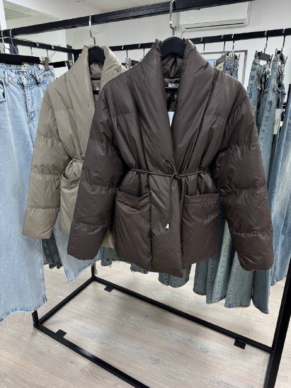 Купиила новую куртку, очень довольна)