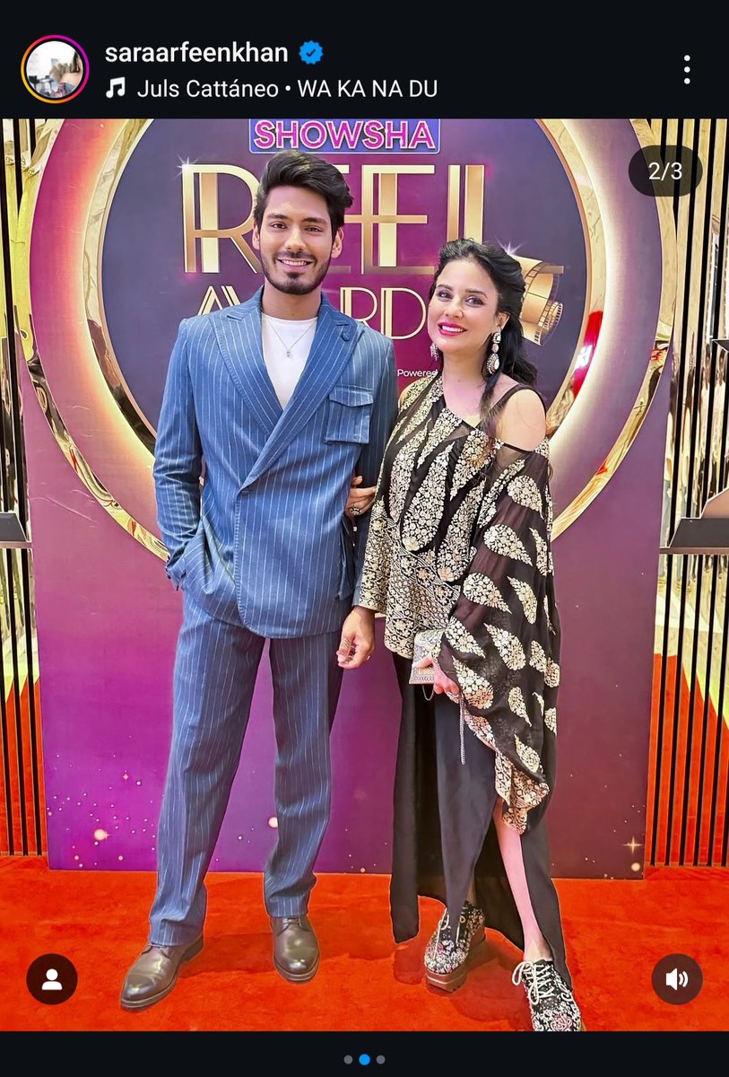 RockySingh2801's tweet image. #BiggBoss18 contestant #SaraArfeenKhan has posted these new pics on her Instagram account. 
Sara has Reunited with fellow BB18 contestant #DigvijayRahtee #KashishKapoor #Edinrose on News18india Award show.