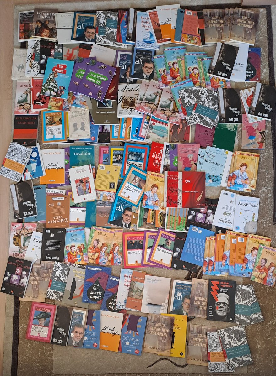 ZUzun70911's tweet photo. 175 kitap.
Türk Klasikleri, Dünya Klasikleri, Çağdaş Dünya Edebiyatı eserleri
Çocuklarımıza,anne/babalara,büyüklerimize konteyner kentin güzide sakinlerine armağan 
Malatya' ya erzak kolilerinin ardından sevgiyle paketlediğimiz kitap kolimiz de iletildi.
#PTT 
#HayalKardeşliği https://t.co/WRZA4K1C3I