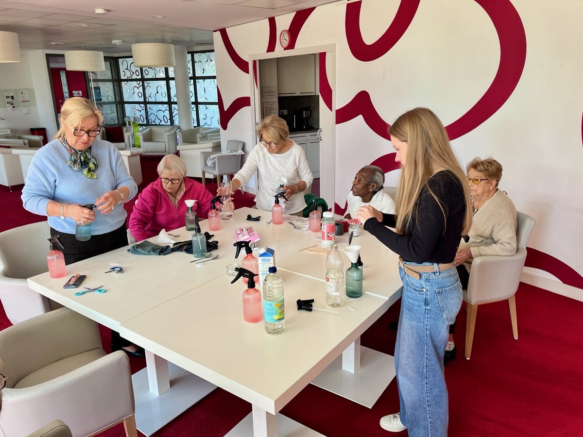 Petit retour sur notre premier atelier, création de produits ménagers écologique! Avec notre nouvelle agent ménage SAP ménage 🧽  
#bienveillir #ecolos