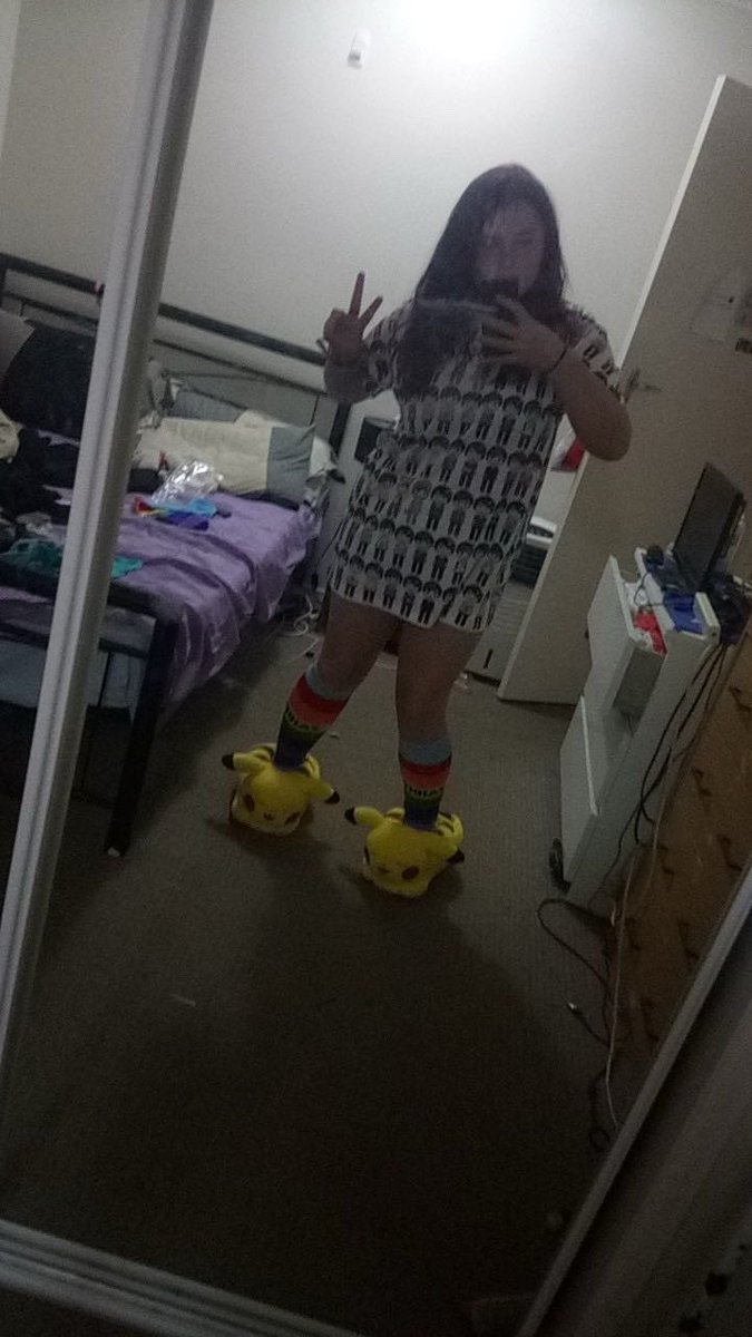 georgiebs's tweet photo. let’s just take some time to appreciate my fashion sense of 8yrs ago #phan #DanandPhil https://t.co/B8qUqMm6CL