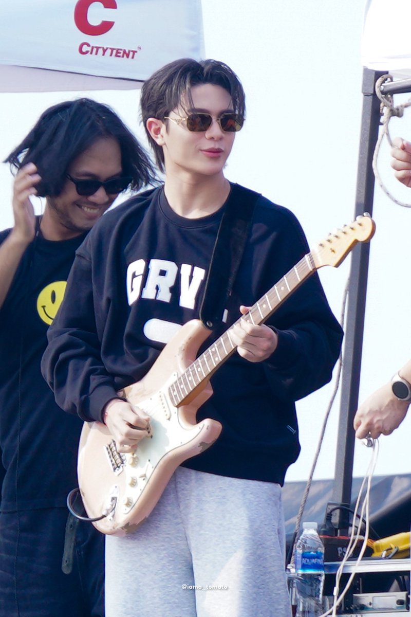 iama_tomato's tweet photo. ꕀ 20250321 ᐝ ꕀ

🕶️🎸🐶

#.PattayaMusicFestivalxLYKN
#williamjkp #LYKN https://t.co/d7stK5JCbz