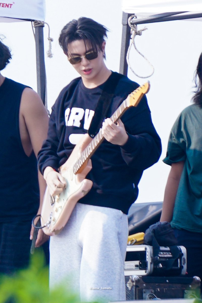 iama_tomato's tweet photo. ꕀ 20250321 ᐝ ꕀ

🕶️🎸🐶

#.PattayaMusicFestivalxLYKN
#williamjkp #LYKN https://t.co/d7stK5JCbz