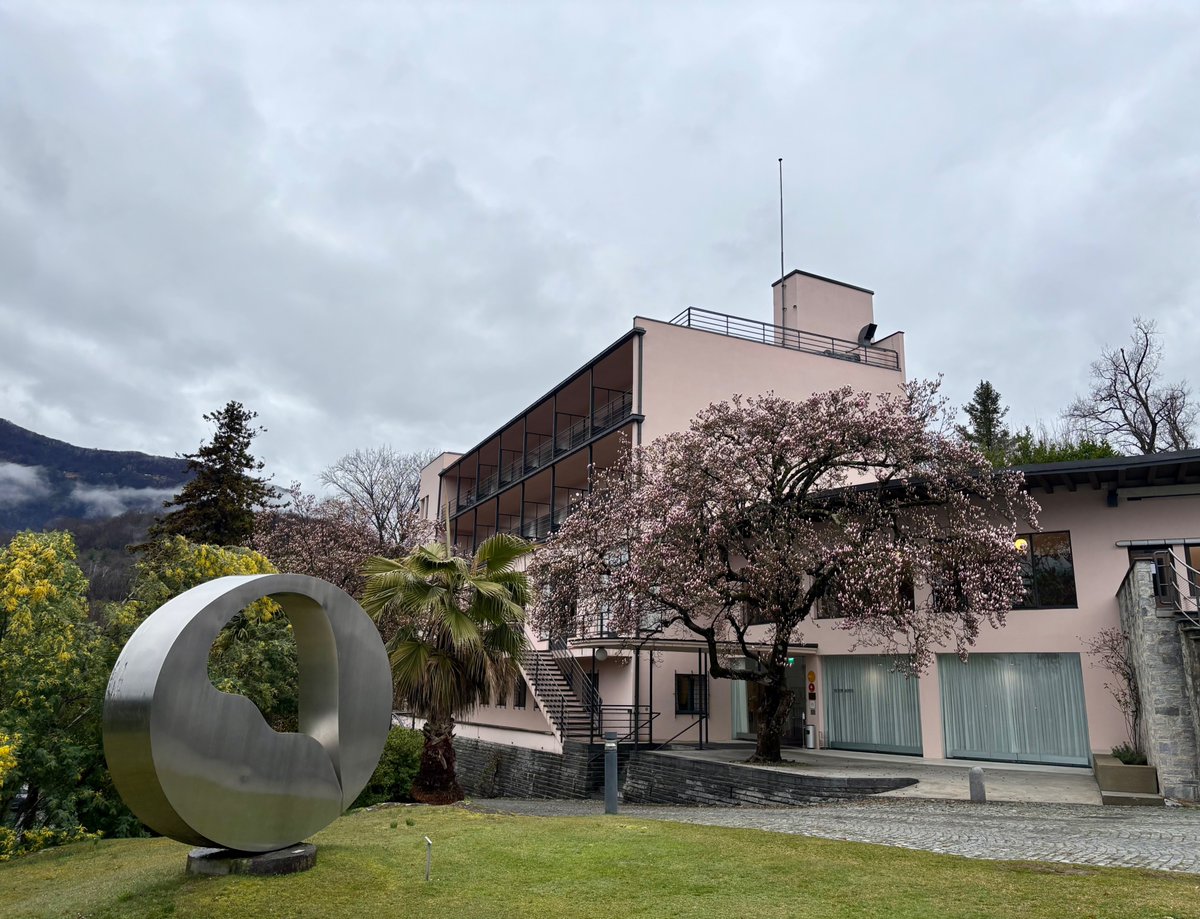 It was an amazing experience to exchange about current challenges to the #EU 🇪🇺 and its transformations above the Lago Maggiore last week! 🤓🏔️