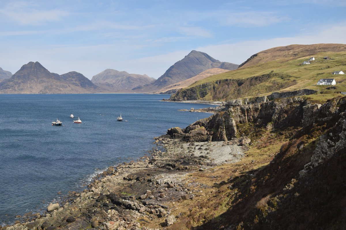 Are you visiting #Skye this year? My new Skye and the #InnerHebrides guidebook recommends the island's most interesting nooks and crannies, with lots of good reasons  to take your time exploring.

(self-promotion is difficult, but I do believe in this book 📚 link on my profile)