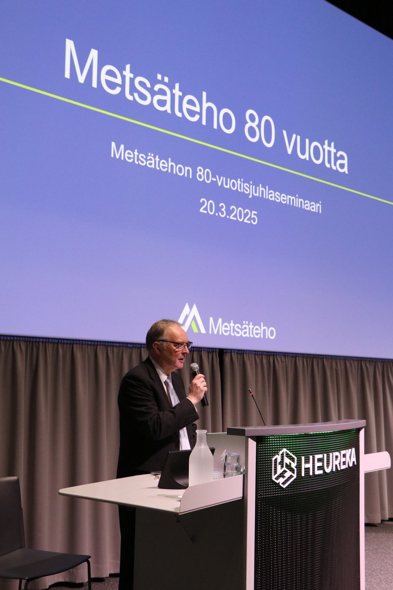 MikkoJuhola's tweet photo. Päivälleen tänään, 80 vuotta sitten, perustettiin Metsäteho Oy. Puuhuollon kehittäminen on ollut toiminnan keskiössä kaikki nämä vuodet ja työ kehittämisen parissa jatkuu. Tänään juhlimme myös Maailman metsäpäivää! 🌲#Metsateho https://t.co/JHQTDvYk1K