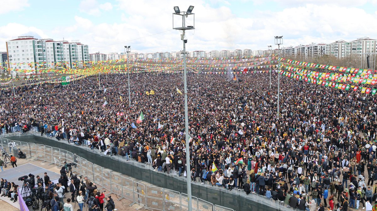 KeremSchamberg's tweet image. Newroz Piroz be! 

Berxwedan Jiyan E!

Aktuelles Bild aus Amed/Diyarbakır.

@maturkce1