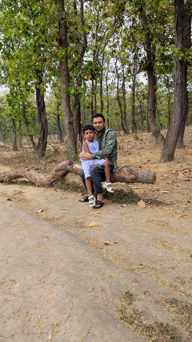 saihamhd's tweet photo. বসন্তের হাওয়া বয় শালবনে,
বাবা-ছেলে হাঁটে স্ফূর্ত মনে।
পাখির গানে মুখরিত বন,
স্নেহের ছোঁয়ায় জুড়ায় মন।
#FreePalestine #FreeGaza https://t.co/L9Qft1qEJs