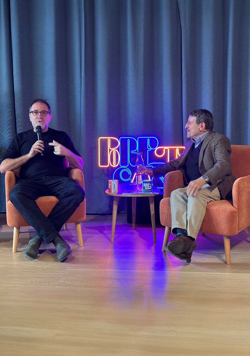 Secondo gli ultimi dati statistici nel 2024 gli ascoltatori di podcast in Italia si sono aggirati attorno ai 17,2 milioni, con un incremento del 5% rispetto all’anno precedente.

Per questo motivo noi di PubliOne siamo appena tornati da Milano dove abbiamo preso parte alla