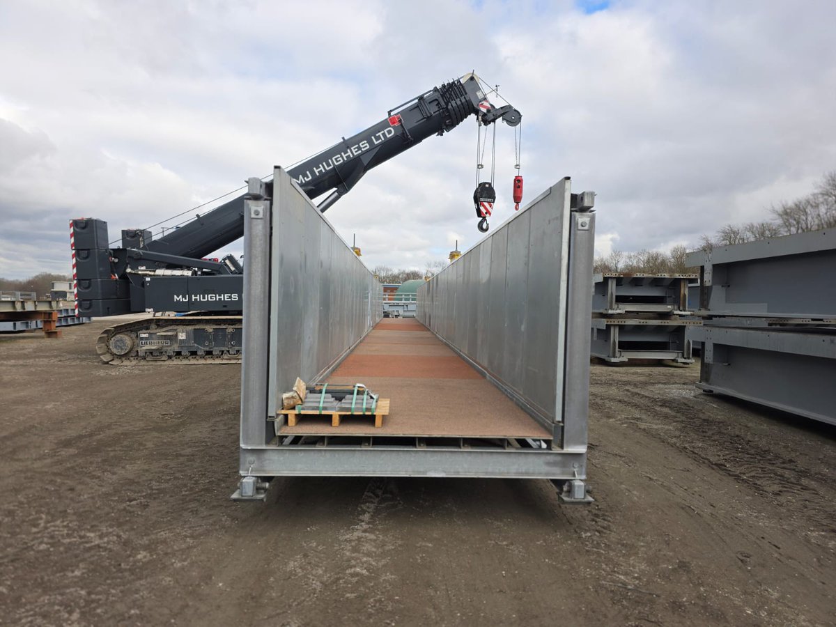 Janson_UK's tweet photo. Our UK yard allows us to pre-assemble and store bridges off-site, cutting down installation time and site disruption. Here’s a 33m footbridge, but we handle loads up to 50m.

Let’s chat about how we can support your project! T: 01767-641-469

#JansonBridgingUK  #ModularBridging https://t.co/ypBaL1S06N