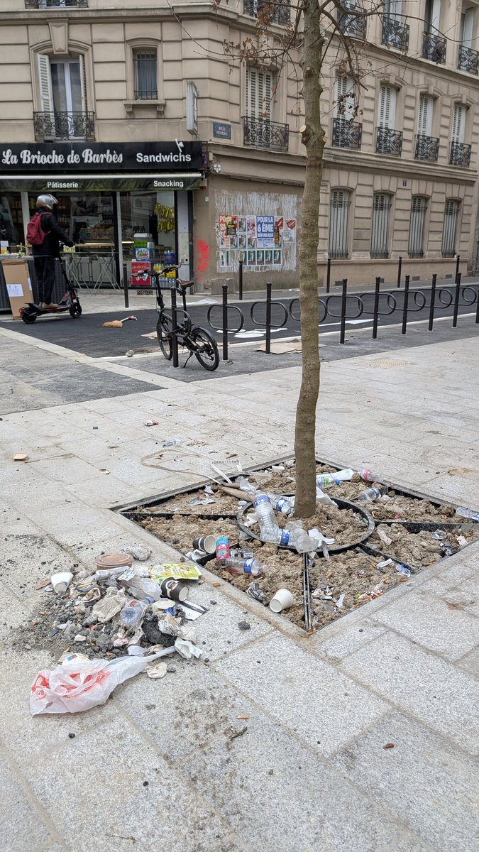 La rue Myrha vient d'être refaite, avec mes impôts. 

Il faut la nettoyer tous les jours, avec mes impôts. 

Mais pour ceux qui n'en paient pas, c'était et ça restera leur poubelle.

<a href="/JCQDSE/">jdse</a>
<a href="/Dupont9A/">𝗔𝗻𝘁𝗼𝗶𝗻𝗲 𝗗𝗨𝗣𝗢𝗡𝗧</a> <a href="/mairie18paris/">Mairie 18 Paris</a> <a href="/Proprete2Paris/">Agent de la propreté de Paris</a> <a href="/KevinHavet/">Kévin Havet</a> <a href="/EricLejoindre/">Eric Lejoindre</a> #saccageparis
