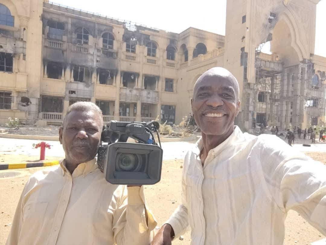 🔴استشهاد مدير البرامج ومصور بتلفزيون #السودان
تقبلهم الله