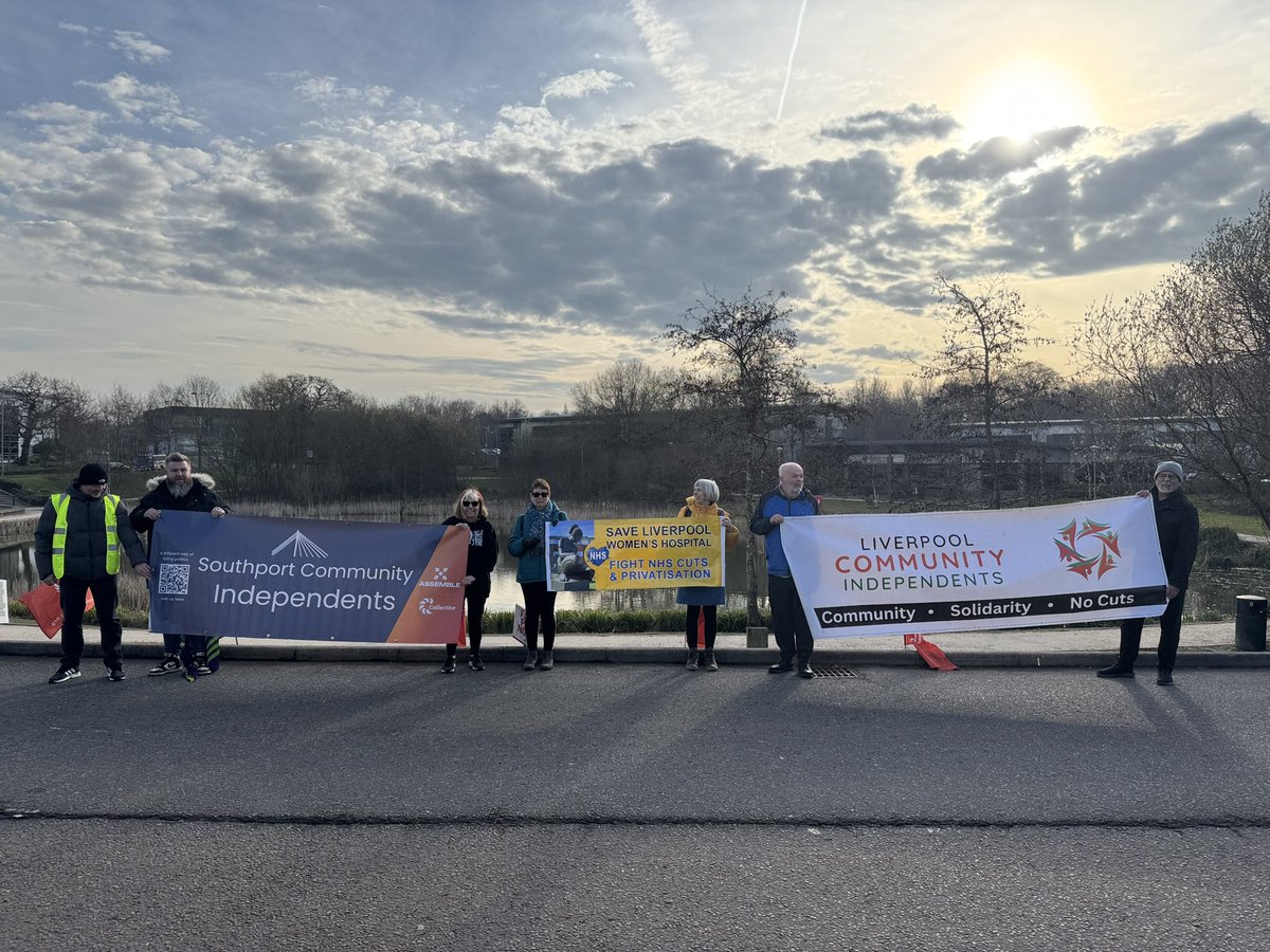 SouthportComInd's tweet photo. We joined @LIndependents this morning at the @LivvHousing dispute. Housing associations have managed to turn social housing into a nightmare with workers exploited at one end and tenants under serviced at the other. This strike shows how broken our social housing system is. https://t.co/f2YCXMwYhD