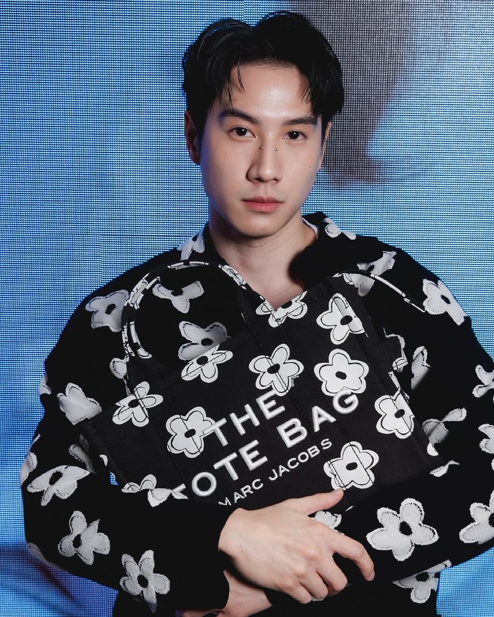WEERAGIRL's tweet photo. ฮึบไว้
#brightrpp
#MarcJacobsSS25
#MarcJacobs
#MarcJacobsTH https://t.co/bNp0A2YC6l
