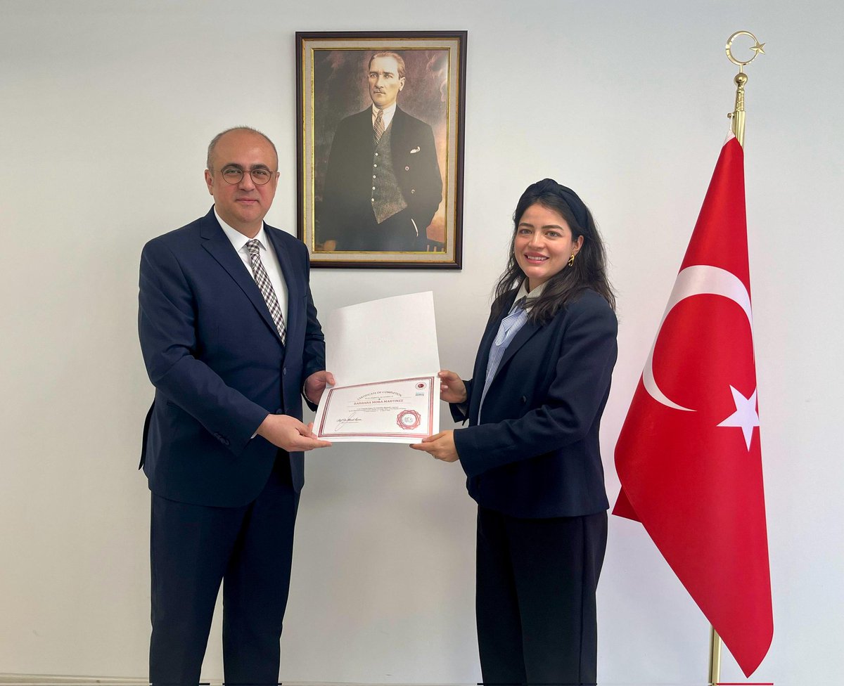 Kolombiyalı Diplomatlar Mesleki Eğitim Programı bugün düzenlenen sertifika töreniyle sona ermiştir.