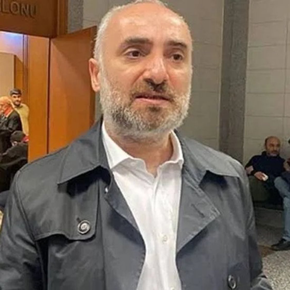 #SONDAKİKA | Gazeteci İsmail Saymaz'a ev hapsi verildi.