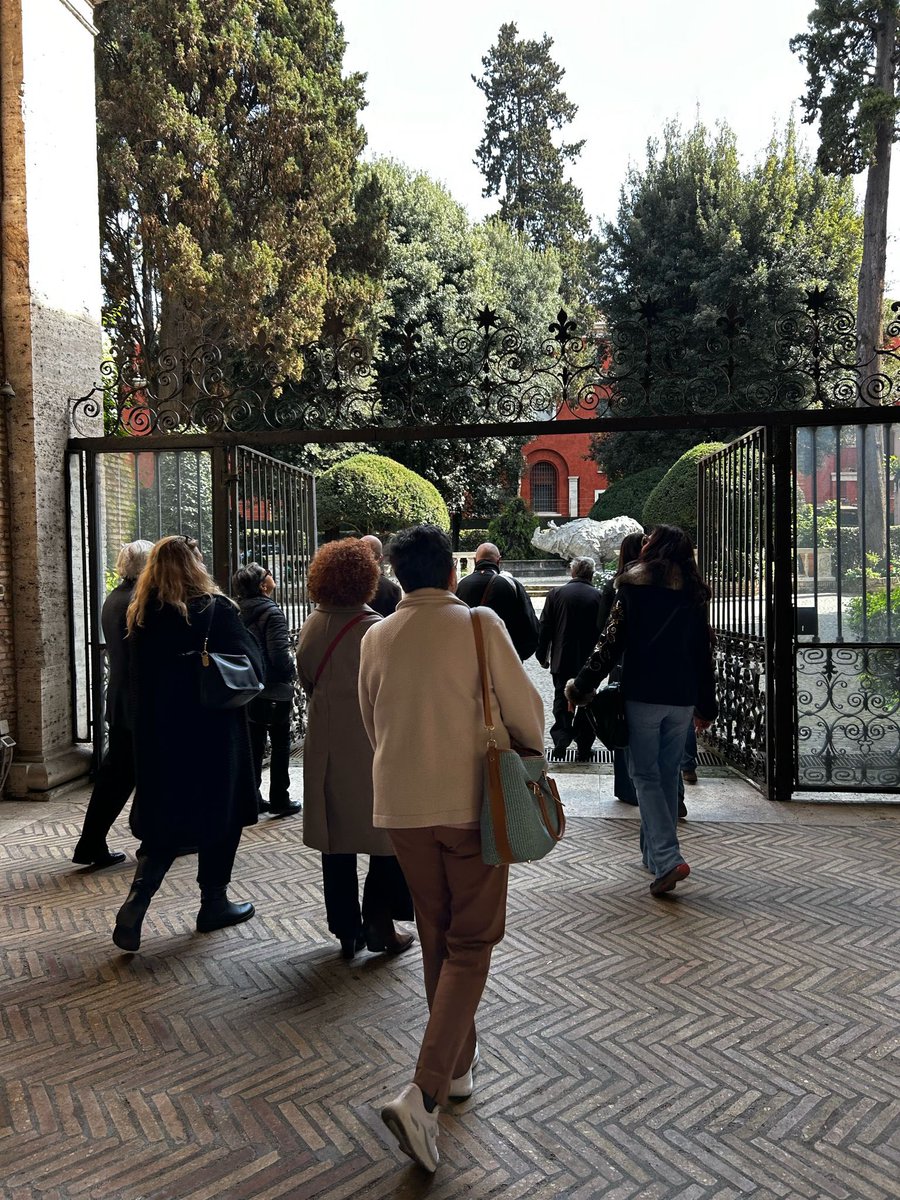 Italy to Holy See (@italytoholysee) on Twitter photo Bentornati a Palazzo Borromeo! Le porte dell’Ambasciata sono aperte nuovamente ai visitatori del <a href="/TouringClub/">TouringClubItaliano</a> nell’ambito del progetto “Aperti per Voi” ogni primo e terzo mercoledì del mese. Bentornati a Palazzo Borromeo! Le porte dell’Ambasciata sono aperte nuovamente ai visitatori del <a href="/TouringClub/">TouringClubItaliano</a> nell’ambito del progetto “Aperti per Voi” ogni primo e terzo mercoledì del mese.