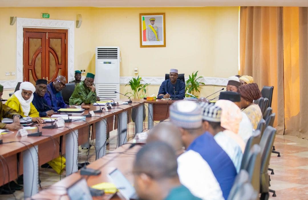 Malijetactu's tweet photo. Mali : le gouvernement lance « Trésor Pay » et le SIF/GUF pour moderniser les services publics https://t.co/jnEg3BPnlj -le-gouvernement-lance- tresor-pay -et-le-sif-guf-pour-mode.html #malijet #Mali #gouvernement #lance #TrésorPay #SIF/GUF #moderniser #services #publics https://t.co/JGTLIy1vjA