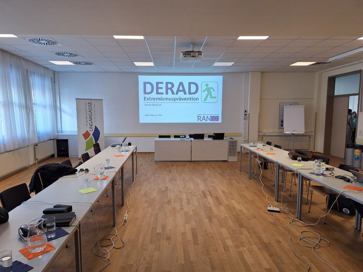 DERADaustria_EU's tweet photo. Vortrag bei einer Direktorenkonferenz, die Probleme im Bereich Extremismusprävention häufen sich. https://t.co/IP6YbXWuxS