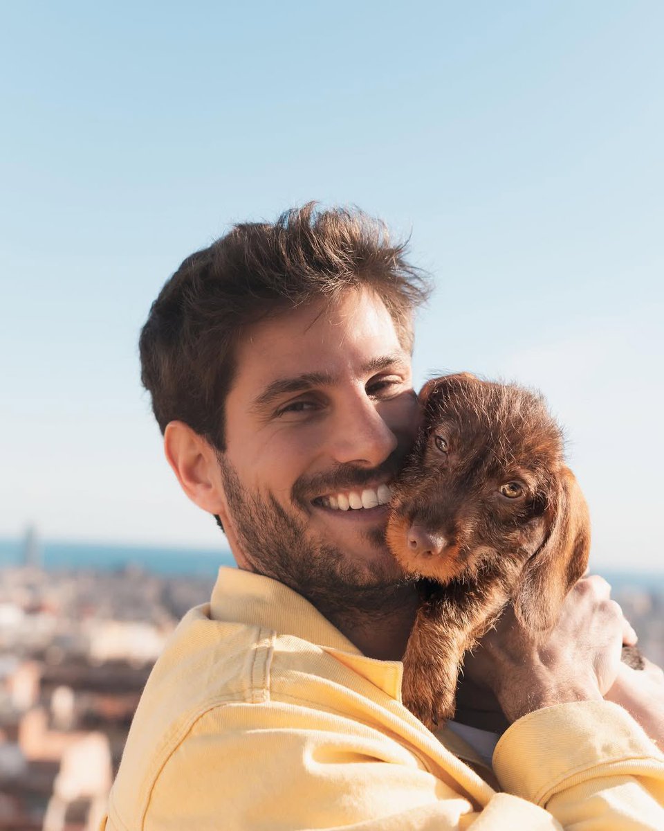 Este sábado nos acompaña el influencer <a href="/cescescola/">𝘾 𝙚 𝙨 𝙘 𝙀 𝙨 𝙘 𝙤 𝙡 à</a> , para contarnos la historia de supervivencia de la pequeña Kiwi, que fue atacada por otro perro 
¡Os esperamos! 
🗓️Mañana 📺 CanalSur ⌚️11:30h 

<a href="/canalsur/">CanalSur</a> <a href="/canalsurmas/">CanalSur Más</a> <a href="/LapaCreativa/">Lapa_creativa</a>