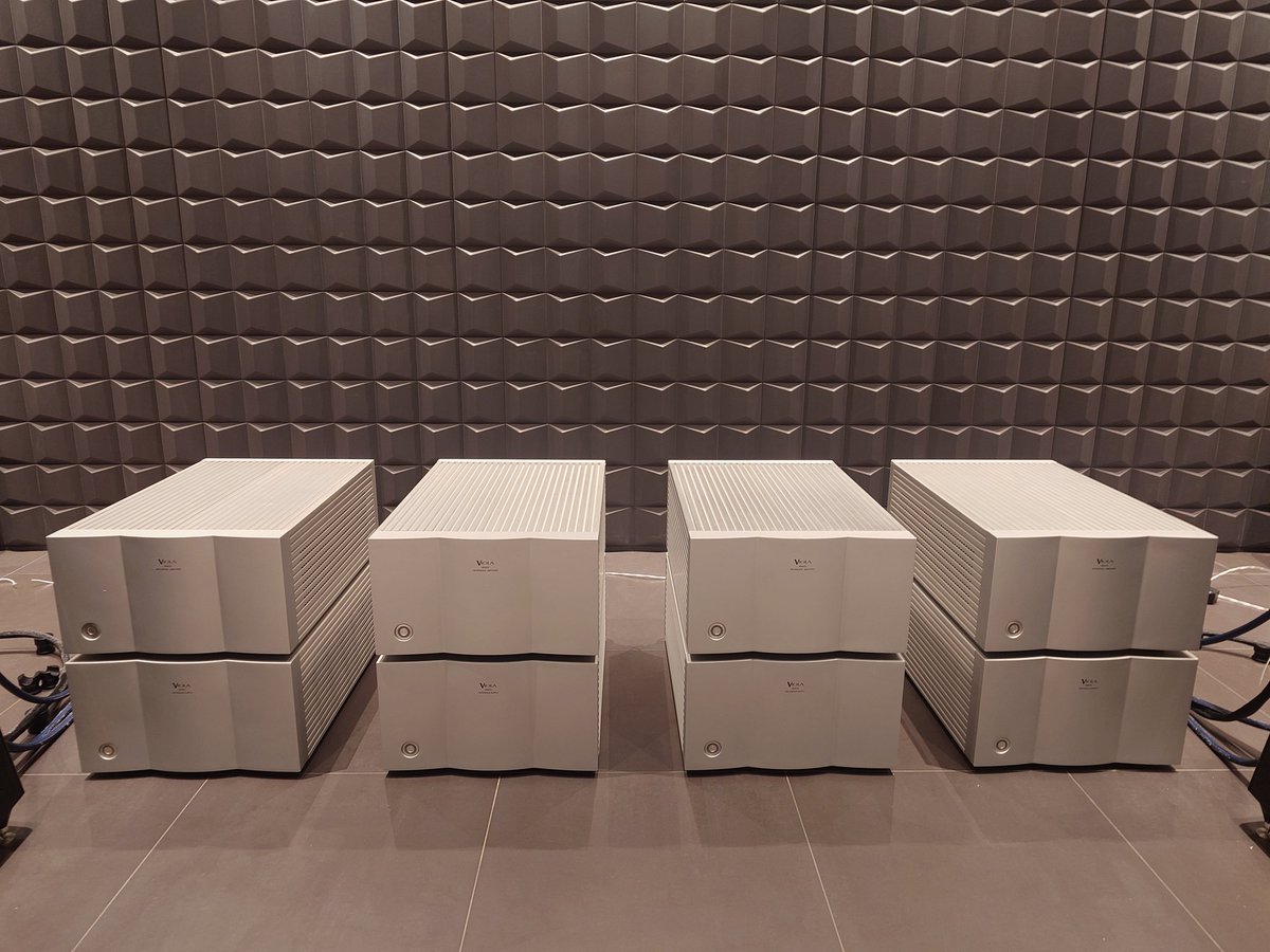 たまには
自分のオーディオを進化させなくては
④
Bravo
4筐体モノラル化計画

本来は専用のブリッジキットが
あるのですが
既にViolaには在庫がないので
特注で制作