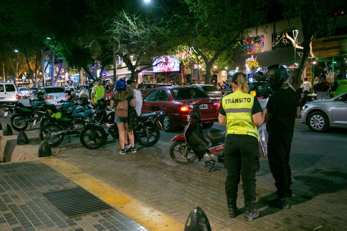 ciudaddemendoza's tweet photo. Secuestramos 21 motocicletas por ruidos molestos: https://t.co/5uTrCGIIwK https://t.co/77108QYzOk