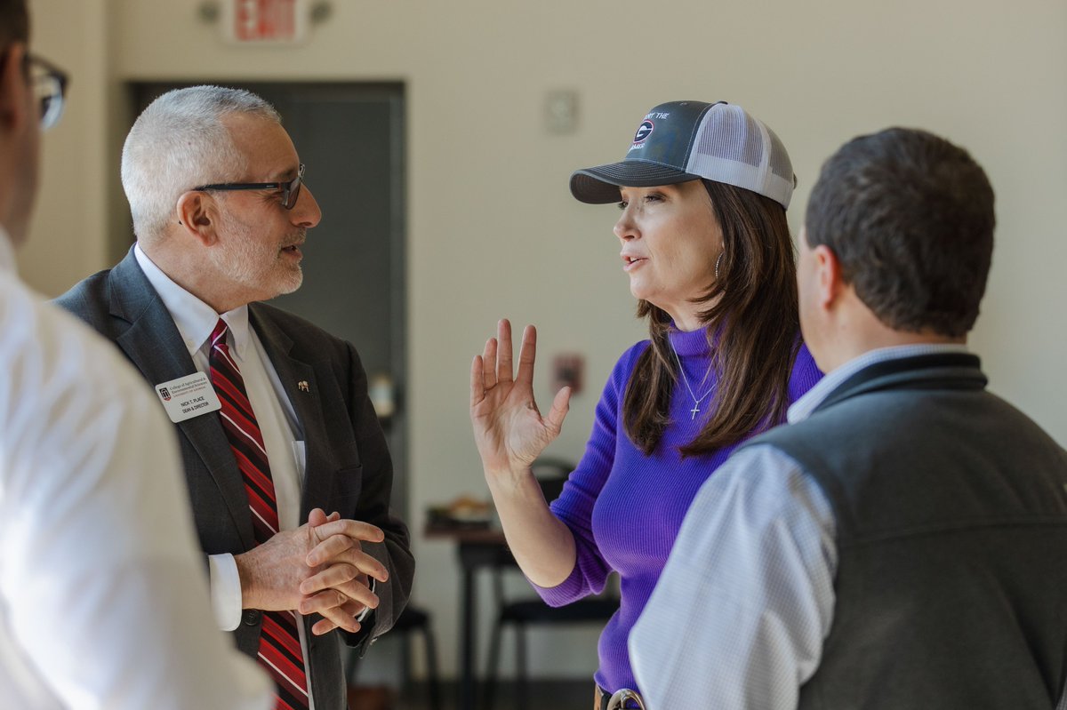 nplace01's tweet image. United States Secretary of Agriculture Brooke Rollins recently visited Iron Horse Farm to hear from producers, agricultural leaders, and commodity representatives about the issues they're facing in agriculture today. We were glad to share how @UGA_CollegeofAg and @UGAExtension…