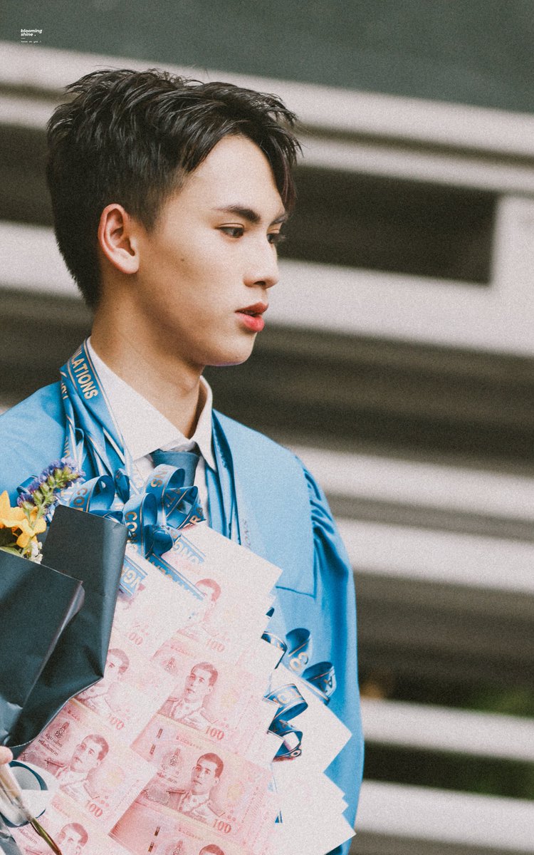 bloomingshinep's tweet photo. - 𝙘𝙤𝙣𝙜𝙧𝙖𝙩𝙪𝙡𝙖𝙩𝙞𝙤𝙣 . 💫
#PatJiGraduationDay
#chira_patt @chira_patt https://t.co/K5WmGGY8Hq