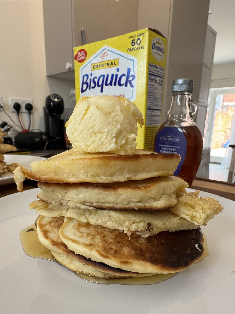 Mr_H_YouTube's tweet image. Which mix do you prefer for pancakes? I’m guessing a few of you will chose other for homemade.

• Bisquick
• Krusteaz 
• Aunt Jemima’s
• Other - comment below

#mrhandfriends #bisquick #krusteaz #auntjemimas #pancakes #pancakeslover