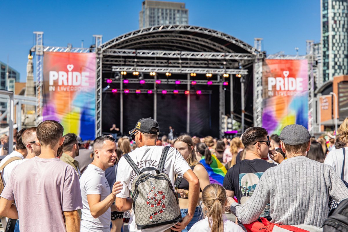 andiherring's tweet photo. So after 6 years (and a whole lot more before that!) it's finally the time for me to hang up my rainbow radio and announce I am leaving my role at @LCRPride 🌈

Cont... https://t.co/3IFGFqe4hw