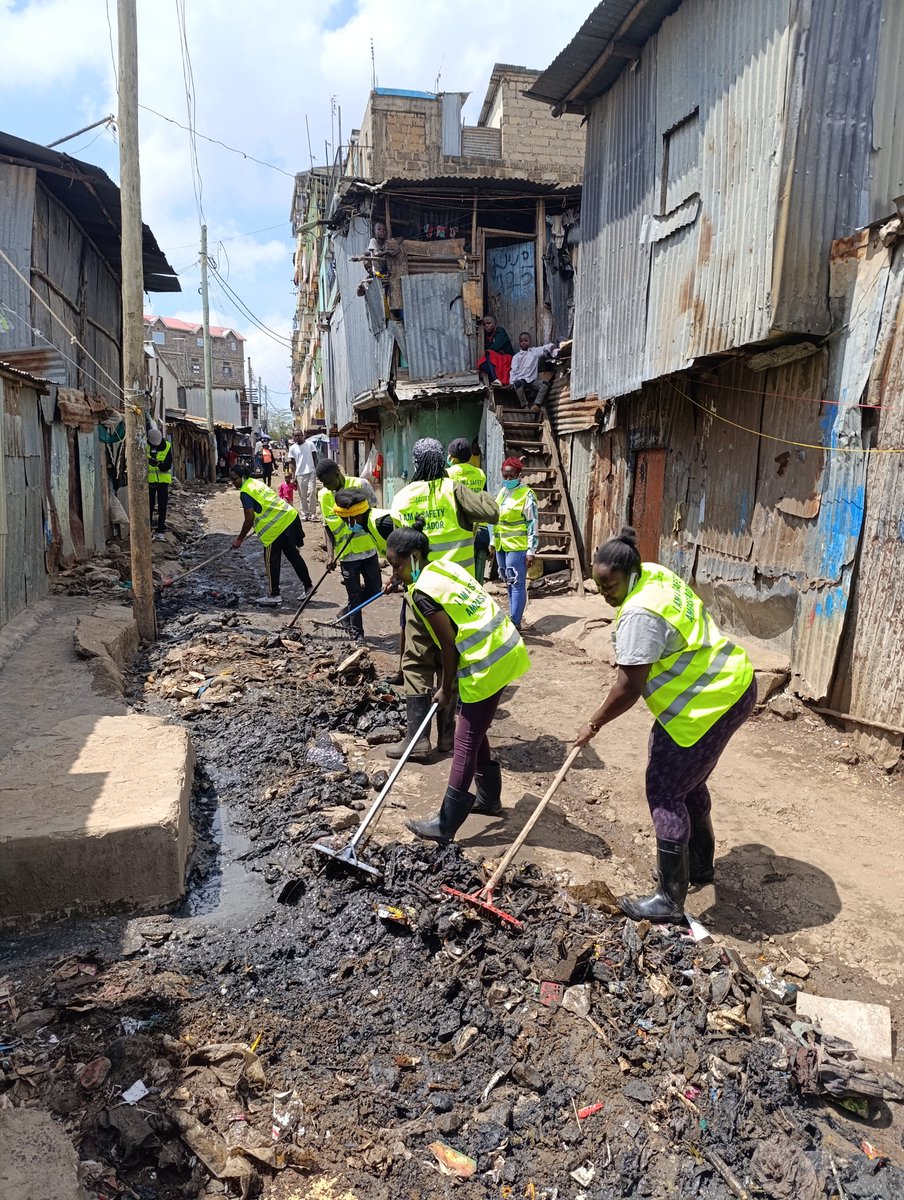 On this International Day of Forests  we  cleaned up the hood in Mathare no. 10 alongside a couple other community youth groups

#dayofforests #cleanup
#community #youth
#internationaldayofforests