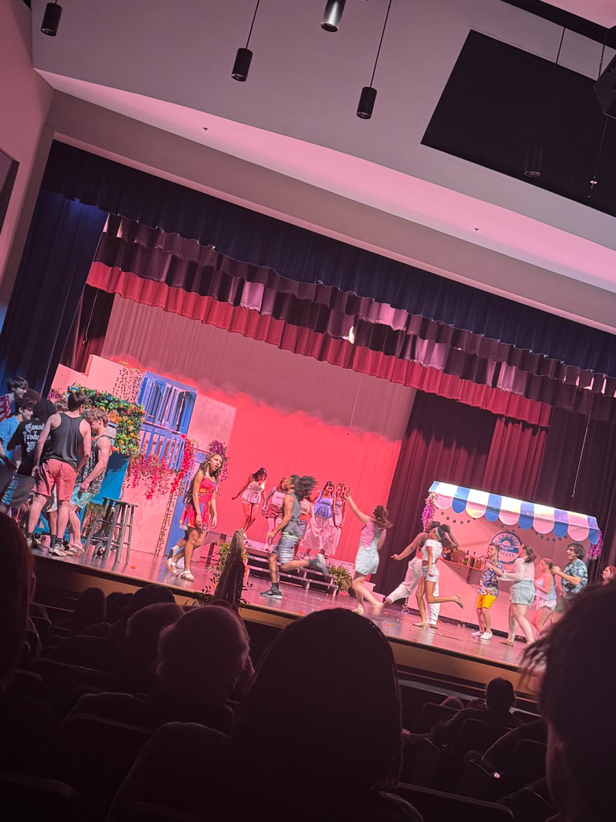 Coach_JordanM's tweet photo. So many of my kiddos were amazing in the mama Mia show last night! Great job by all the staff and students.. the show was absolutely amazing. https://t.co/97VjNV7V4C