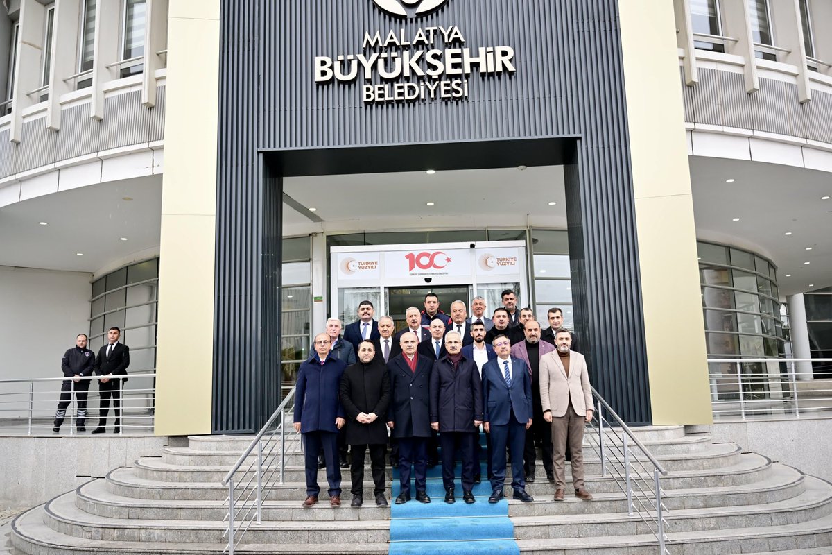 ramazanyaylaci's tweet photo. Ulaştırma ve Altyapı Bakanımız Sayın @a_uraloglu ile birlikte #Malatya Büyükşehir Belediyemizi ziyaret ettik.

Şehrimizde devam eden çalışmalarımız hakkında istişarelerde bulunduk. https://t.co/8hvkJO9WcE