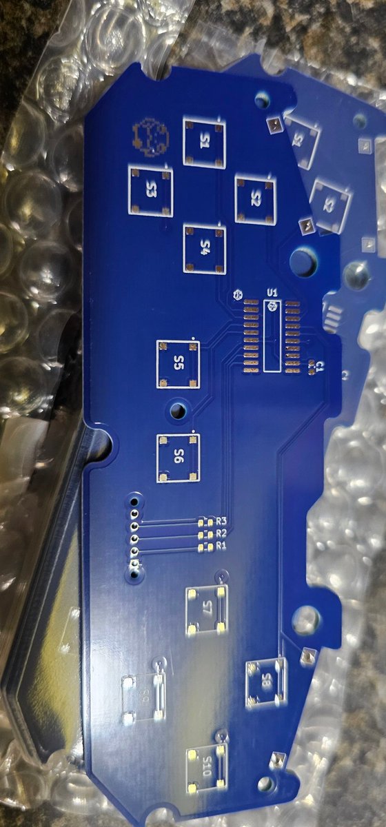 Man, the Super Nintendo controllers clean up nice. And with the microswitch board, feel nice too.