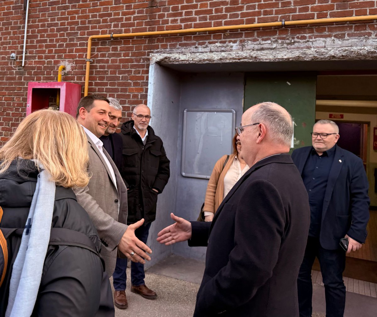 Vincent CAPO-CANELLAS (@capo_canellas) on Twitter photo Inauguration du nouveau sol sportif du gymnase Roger Salengro de <a href="/VilledeBondy/">Ville de Bondy</a> avec Stéphen Hervé <a href="/HarvStev/">Stephen HERVÉ</a> Maire. Une nouvelle réalisation au service des sportifs bondynois Inauguration du nouveau sol sportif du gymnase Roger Salengro de <a href="/VilledeBondy/">Ville de Bondy</a> avec Stéphen Hervé <a href="/HarvStev/">Stephen HERVÉ</a> Maire. Une nouvelle réalisation au service des sportifs bondynois